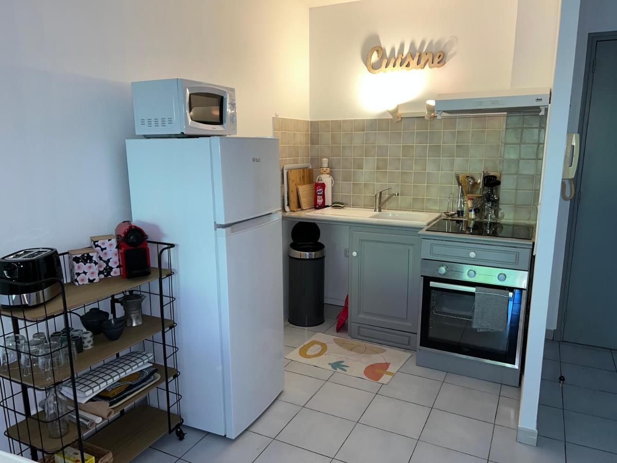 Ferienwohnung Cocoon'Isle - Jardinet- Jacuzzi LʼIsle-sur-la-Sorgue Exterior foto