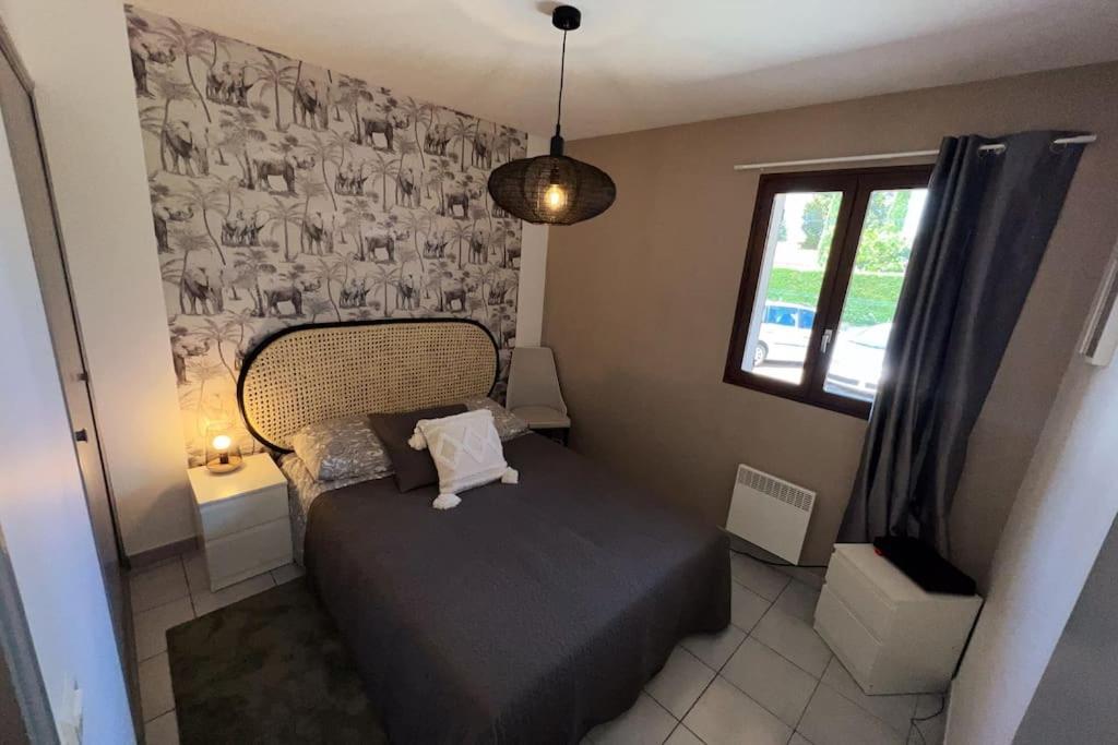 Ferienwohnung Cocoon'Isle - Jardinet- Jacuzzi LʼIsle-sur-la-Sorgue Exterior foto